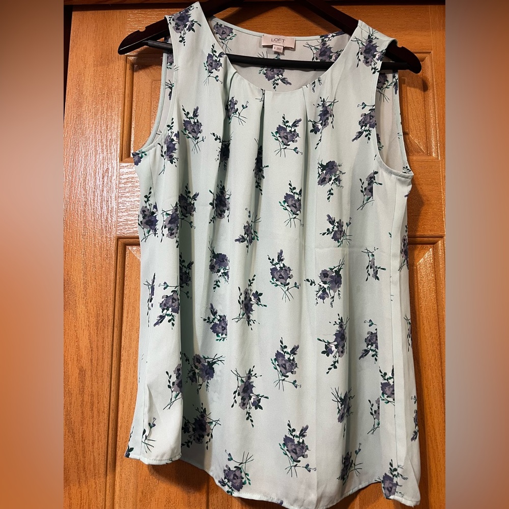 Ann Taylor Loft sleeveless shell, excellent condition.